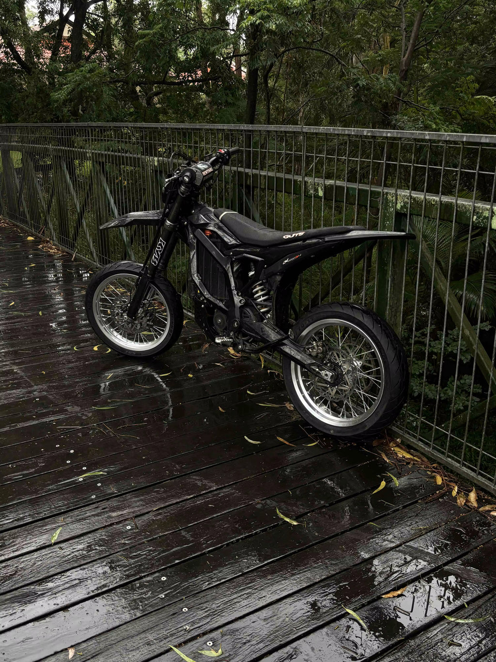 Chrome Ultra Bee Supermoto Kit